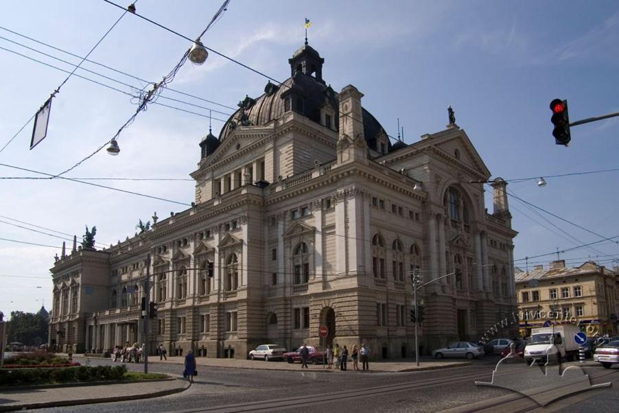 Apt In The Center Of The Town Near The Opera House Apartman Lviv Kültér fotó